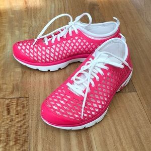 Nike trainers - fuschia & white - xlnt cond. SZ 9